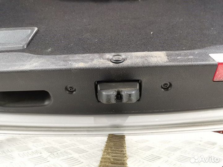 Крышка для mercedes-benz C-Class (W204)