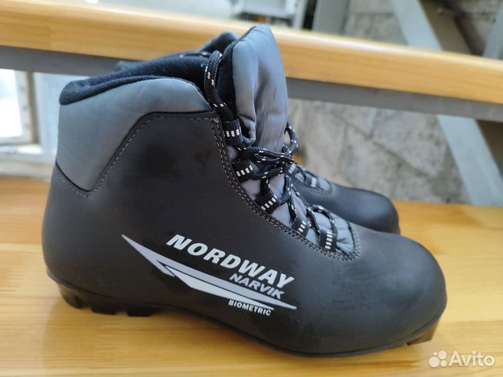 Беговые лыжи 2 м взрослые с ботинками и палками 41