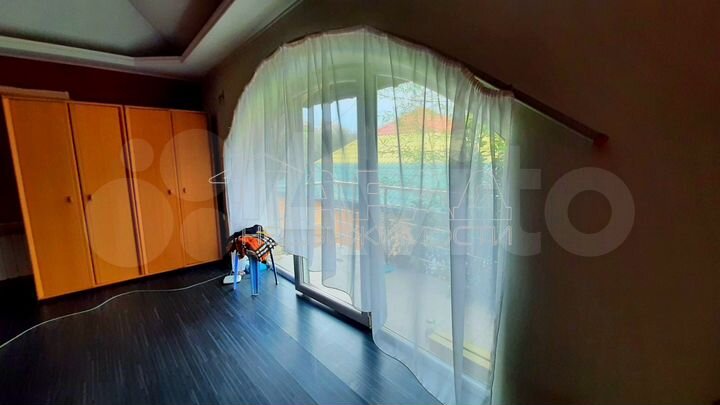 Дом 200 м² на участке 4,6 сот.