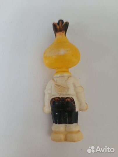 Игрушка чиполлино СССР, колкий пластик