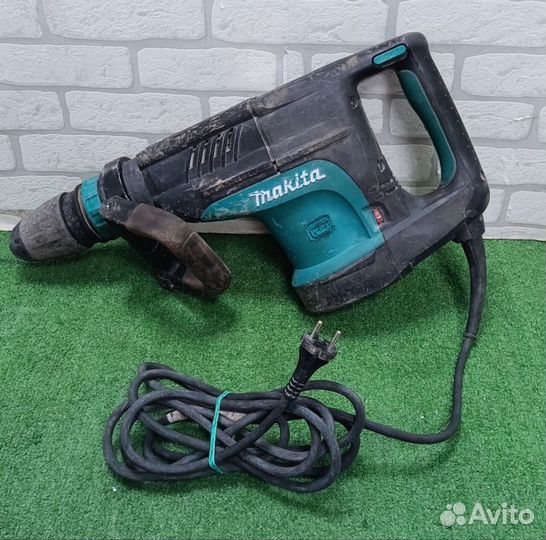 Отбойный молоток Makita HM1203C