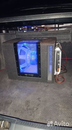 Автомобильный сабвуфер алпайн