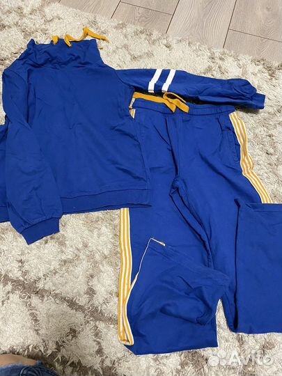 Спортивные костюмы