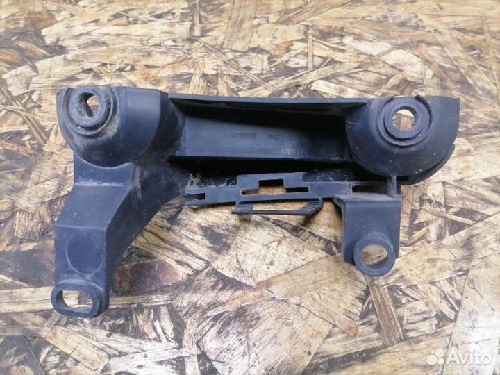 Кронштейн бампера задний левый Citroen C3 A51 EP3
