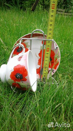 Сахарница, чайная пара, кружки, напольная ваза