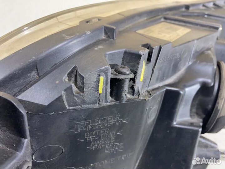 Фара галогеновая правая Citroen C4