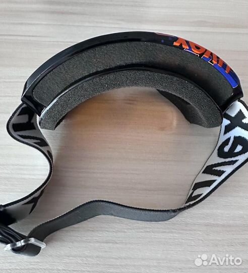 Горнолыжные очки uvex