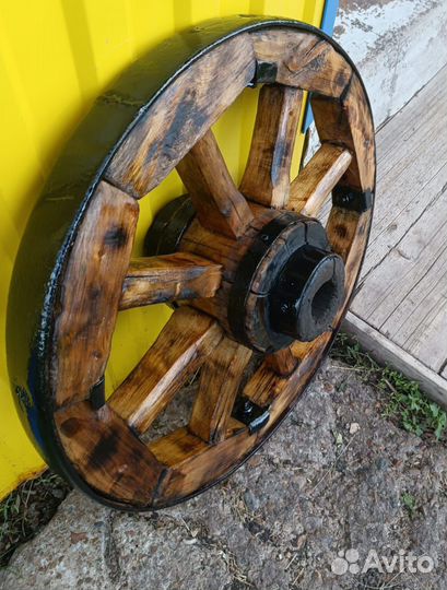 Деревянные колеса для декора