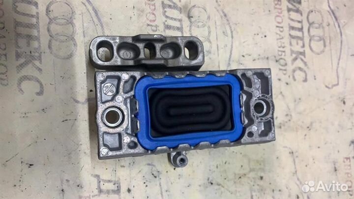 Опора двигателя правая VW Passat (B7) 2011-2015