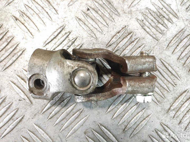 Кардан рулевой нижний Nissan Maxima a32