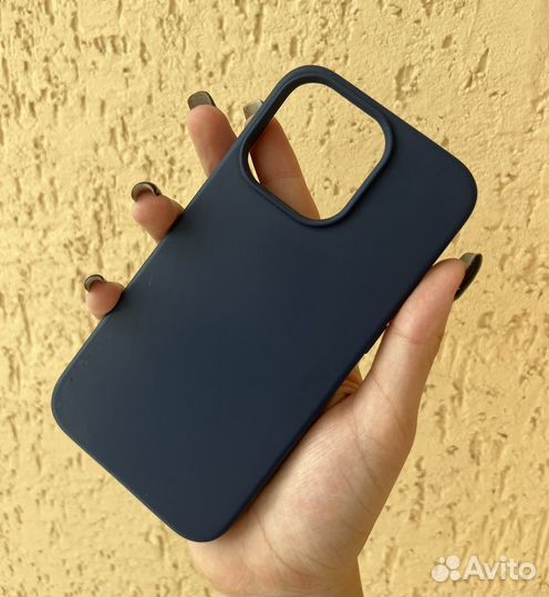 Чехлы на телефон iPhone 13