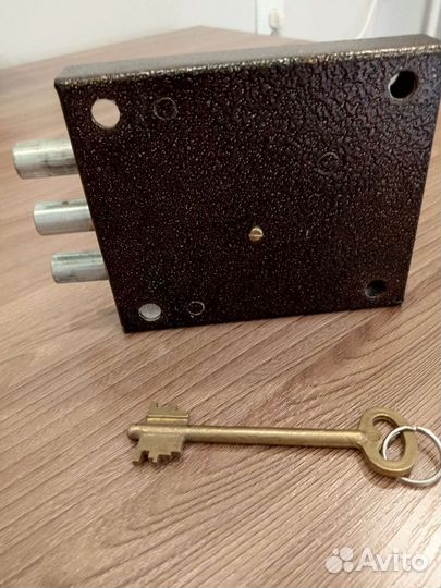 Замок гаражный