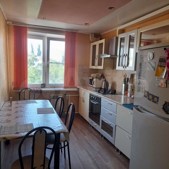 2-к. квартира, 57 м², 4/4 эт.