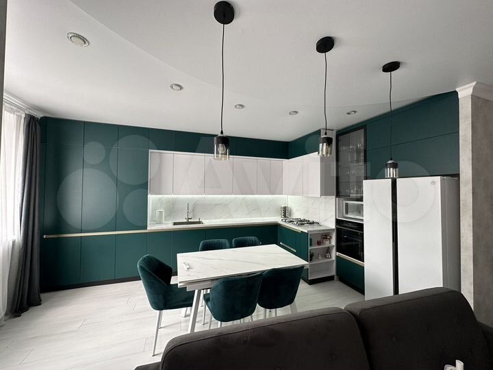 3-к. квартира, 90 м², 13/16 эт.