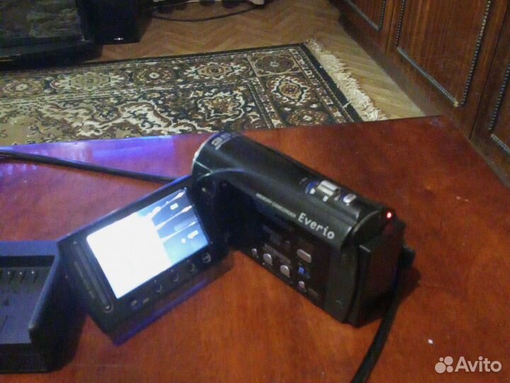 Цифровая видеокамера JVC