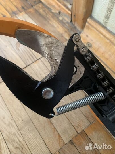 Сучкорез fiskars UPX86