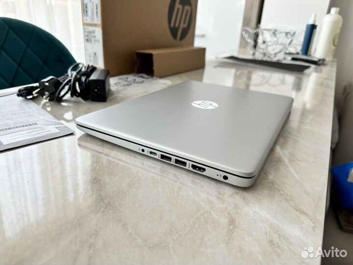 Новый ноутбук hp Ryzen 5300U 8Gb 256Gb Win 11