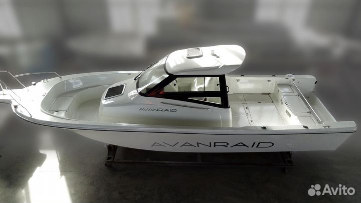 Катер Avanraid F270