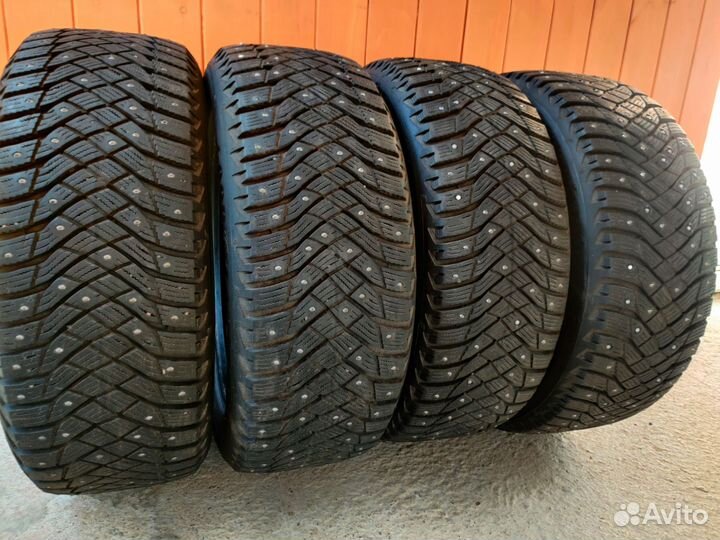 Goodyear UltraGrip Arctic 2 215/55 R17 98T