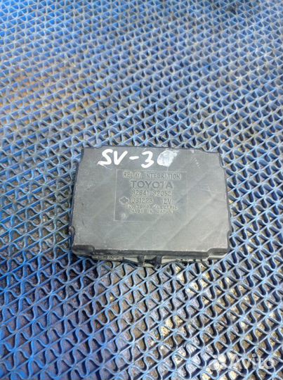 Блок предохранителей Toyota Camry седан 4S-FE 1990