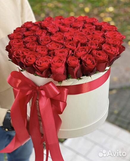 Коробка цветов из 25 роз, доставка роз, букетов