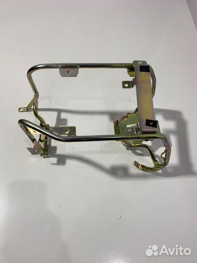 Крепление блока управления Mercedes-Benz G-Class