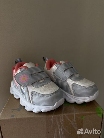Кроссовки для девочки 21 размер