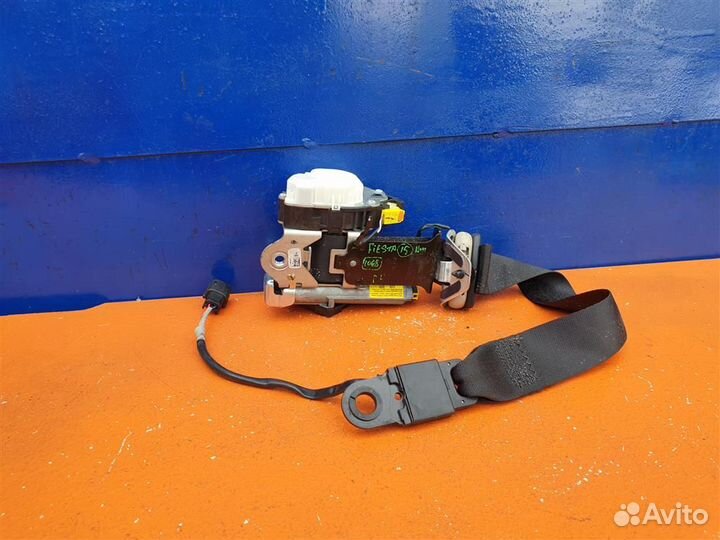 Ремень безопасности передний правый Ford Fiesta 6