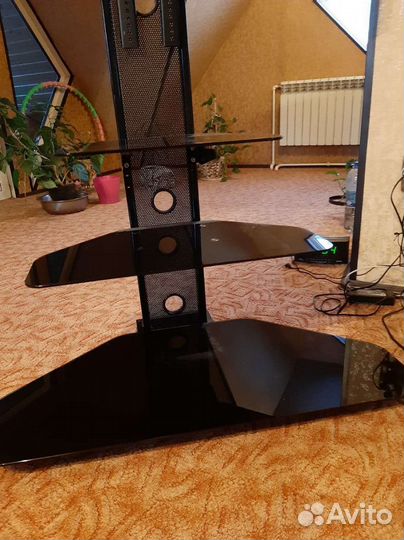 Стеклянная тумба под тв