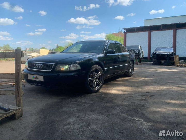 Audi A8 4.2 AT, 1995, 313 000 км