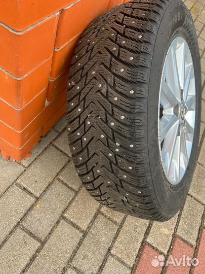 Nokian Tyres Hakkapeliitta 8 215/60 R16 99T