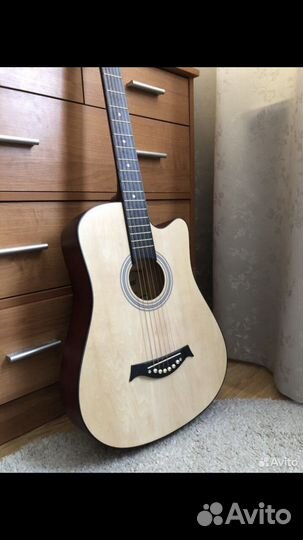 Акустическая гитара