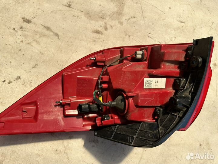 Фонарь левый Kia Sportage 3 диодный LED