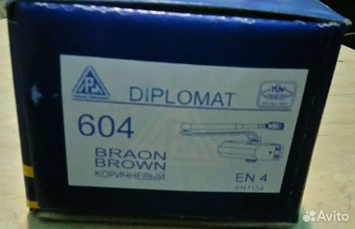 Дверной доводчик новый