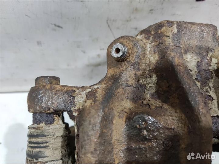 Суппорт передний левый VW Passat (B5) 1996-2000