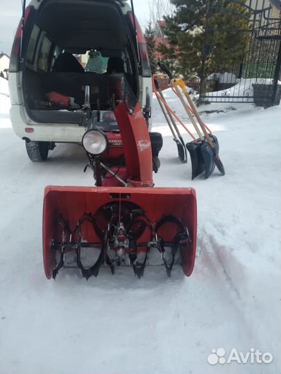 Снегоуборщик гусеничный honda