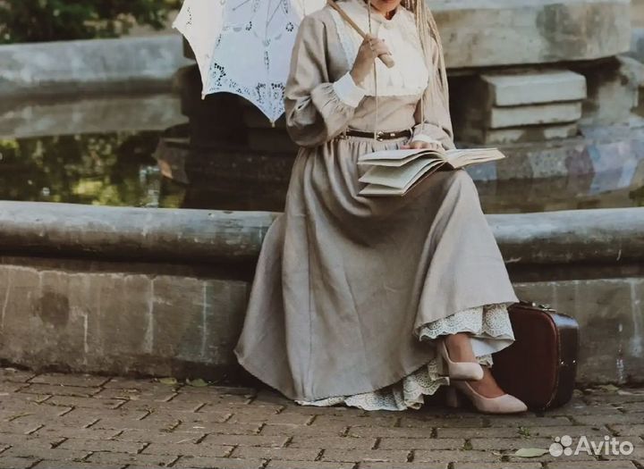 Платье под винтаж, бежевое