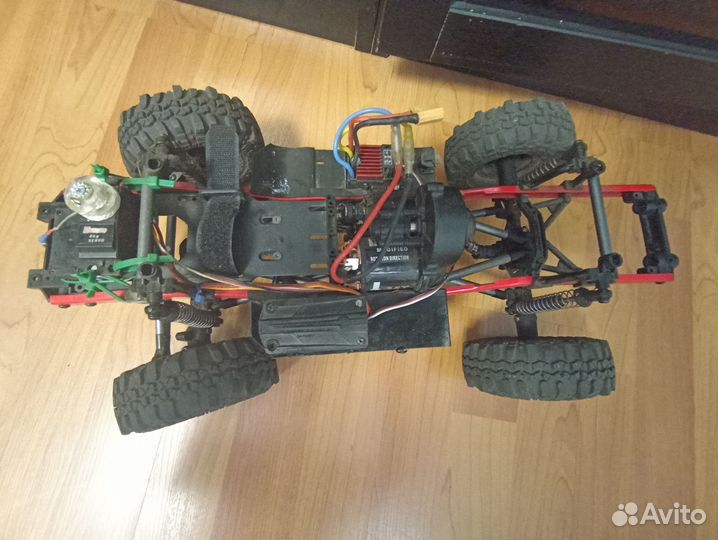 Радиоуправляемая трофи модель1/10 jeep rubicon