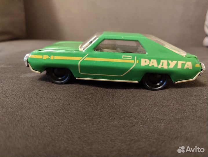 Игрушка автомобиль 