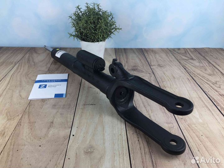 Амортизатор передний на Mercedes W251 с ADS