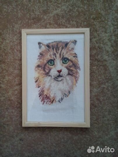 Вышитая картина кот