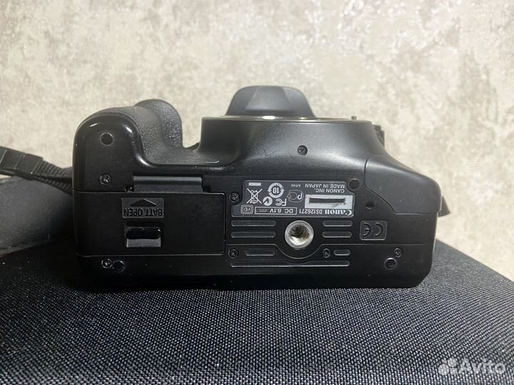 Зеркальный фотоаппарат Canon 550d kit