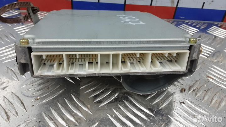 Блок управления двигателем Toyota RAV4