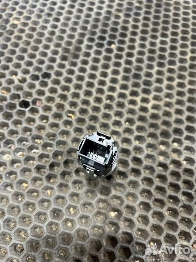 Кнопка старт стоп Audi A4 B9 DES 2.0 TDI 2017