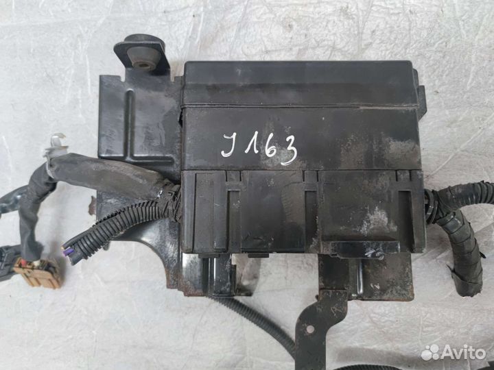 Блок предохранителей подкапотный Nissan note