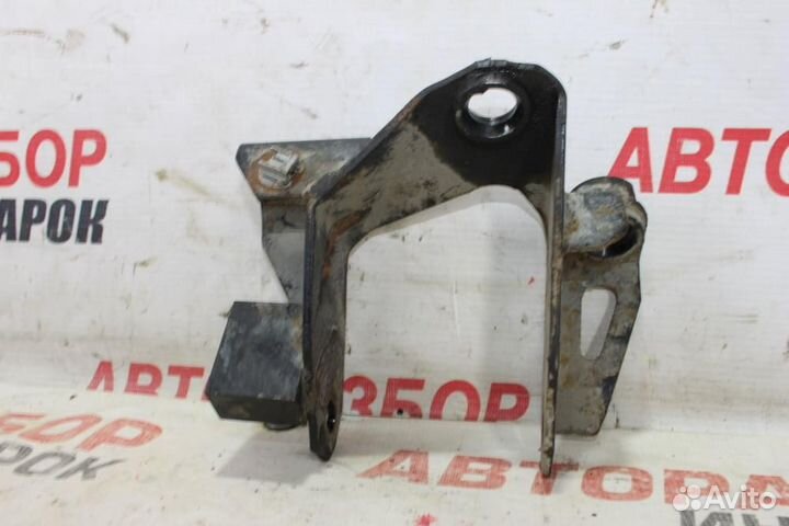 Кронштейн опоры двигателя для Mazda 6 2002-2007г