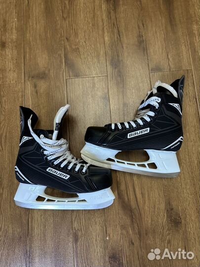 Хоккейные коньки bauer s140