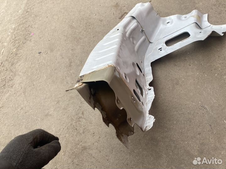 Суппорт левого фонаря рено дастер 1/ рест