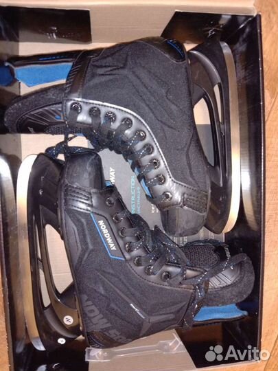 Коньки хоккейные