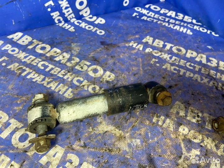 Амортизатор кабины. Iveco Eurotrakker 2005